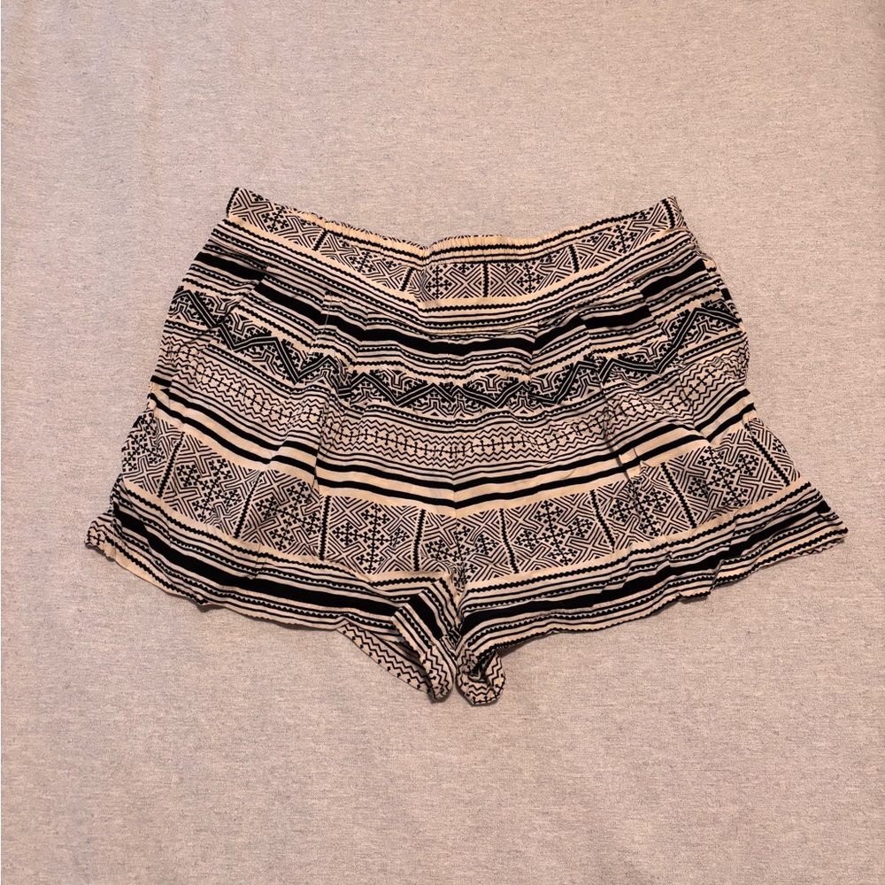Sis Sis Womens Geometric Print Shorts - Size M